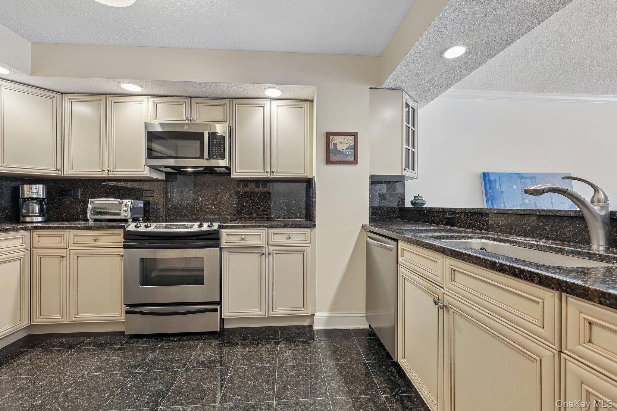 409 Harbor Cove #PH 409, Piermont, NY 10968