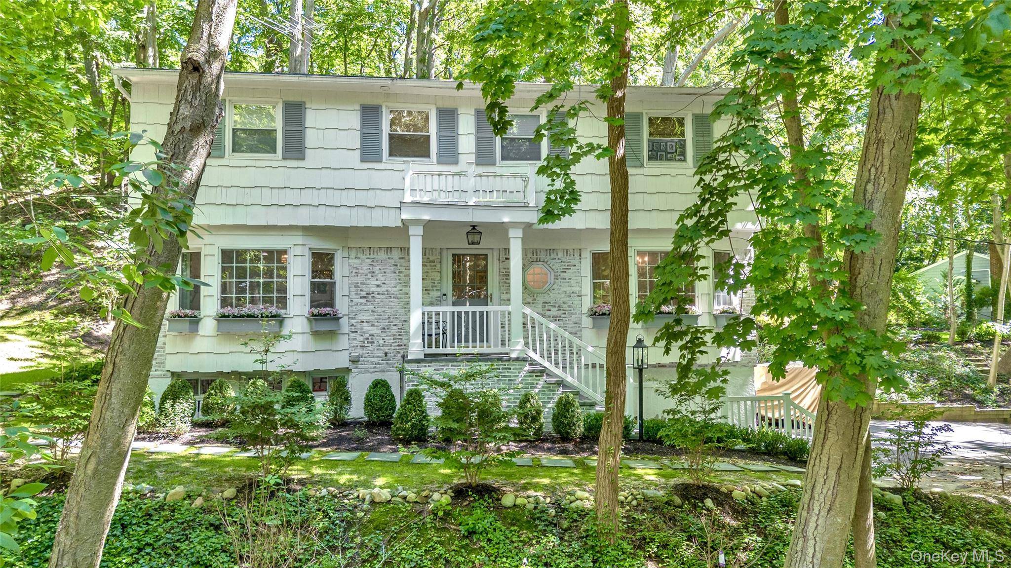 107 Fleets Cove RD, Huntington, NY 11743