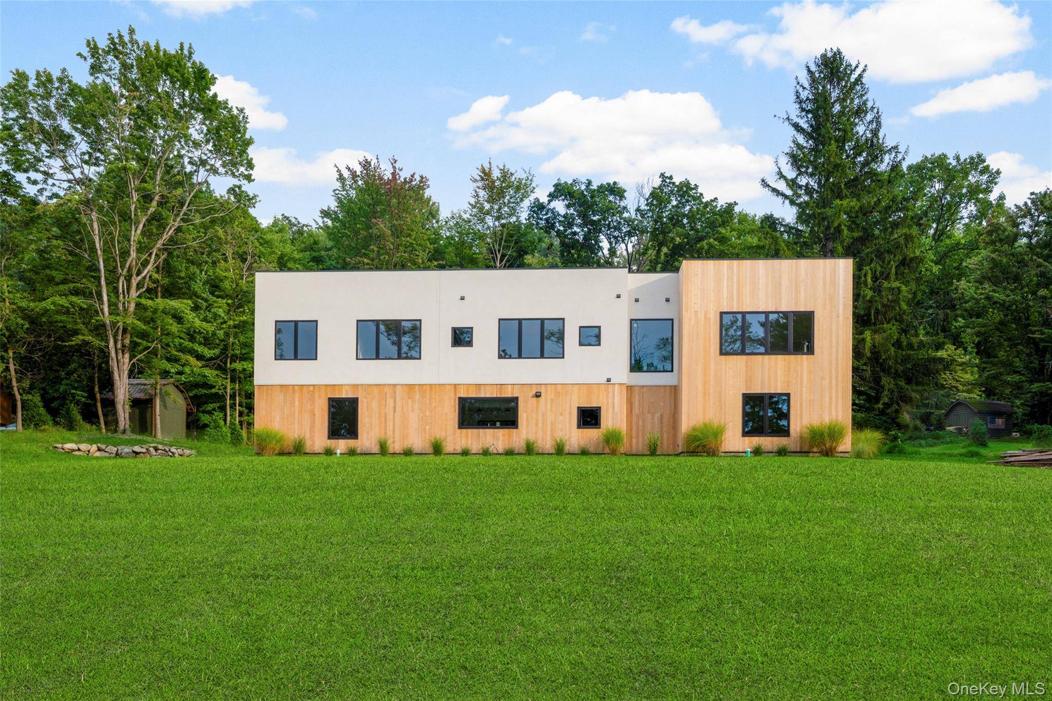 39 Mountain Lane, Beacon, NY 12508