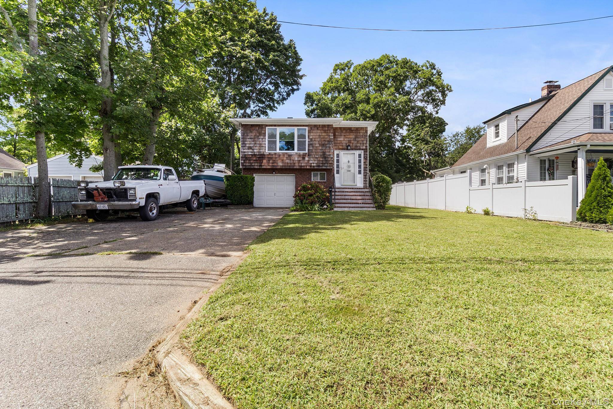 1320 Pine Acres BLVD, Bay Shore, NY 11706