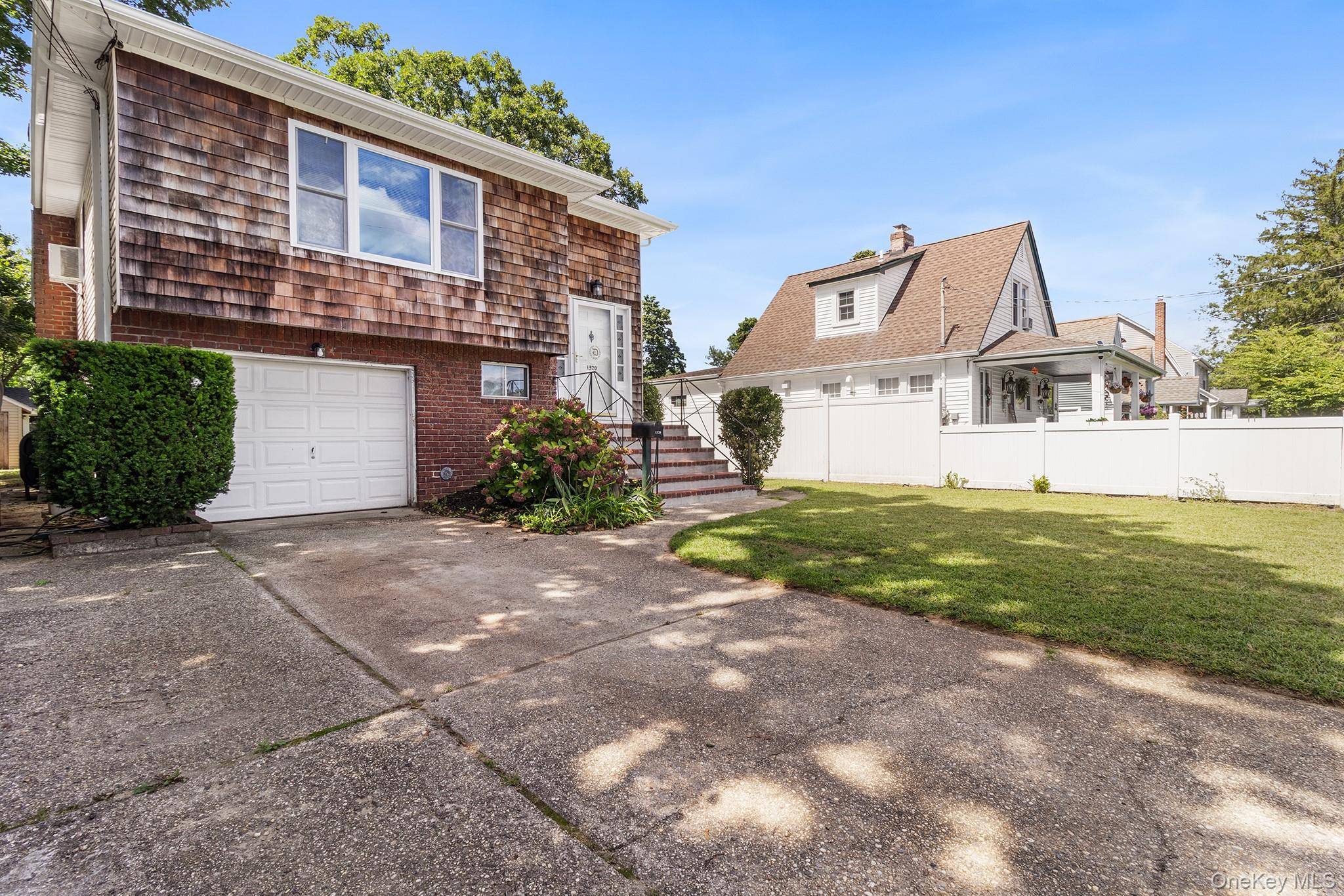 1320 Pine Acres BLVD, Bay Shore, NY 11706