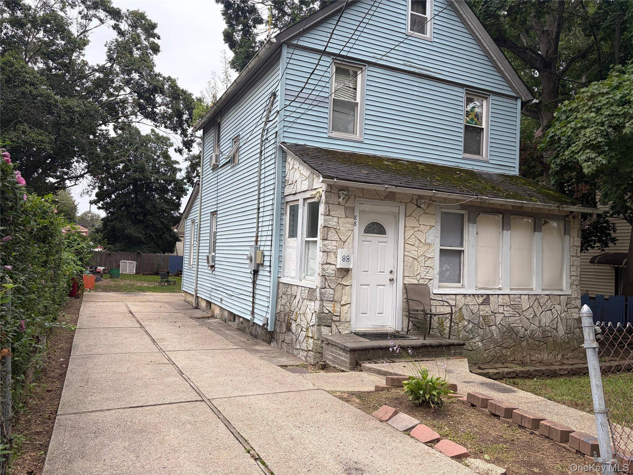 88 Colonial AVE, Freeport, NY 11520