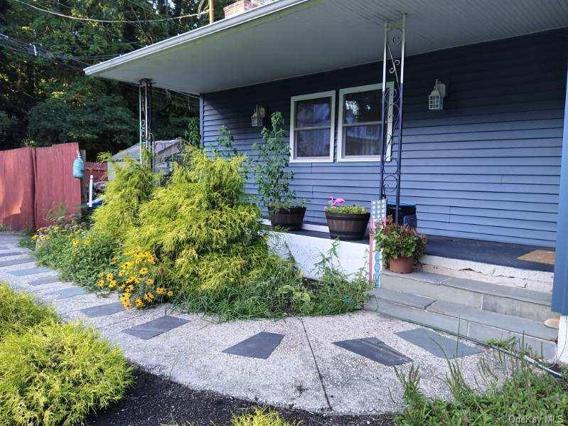 86 Hulse AVE, Wading River, NY 11792