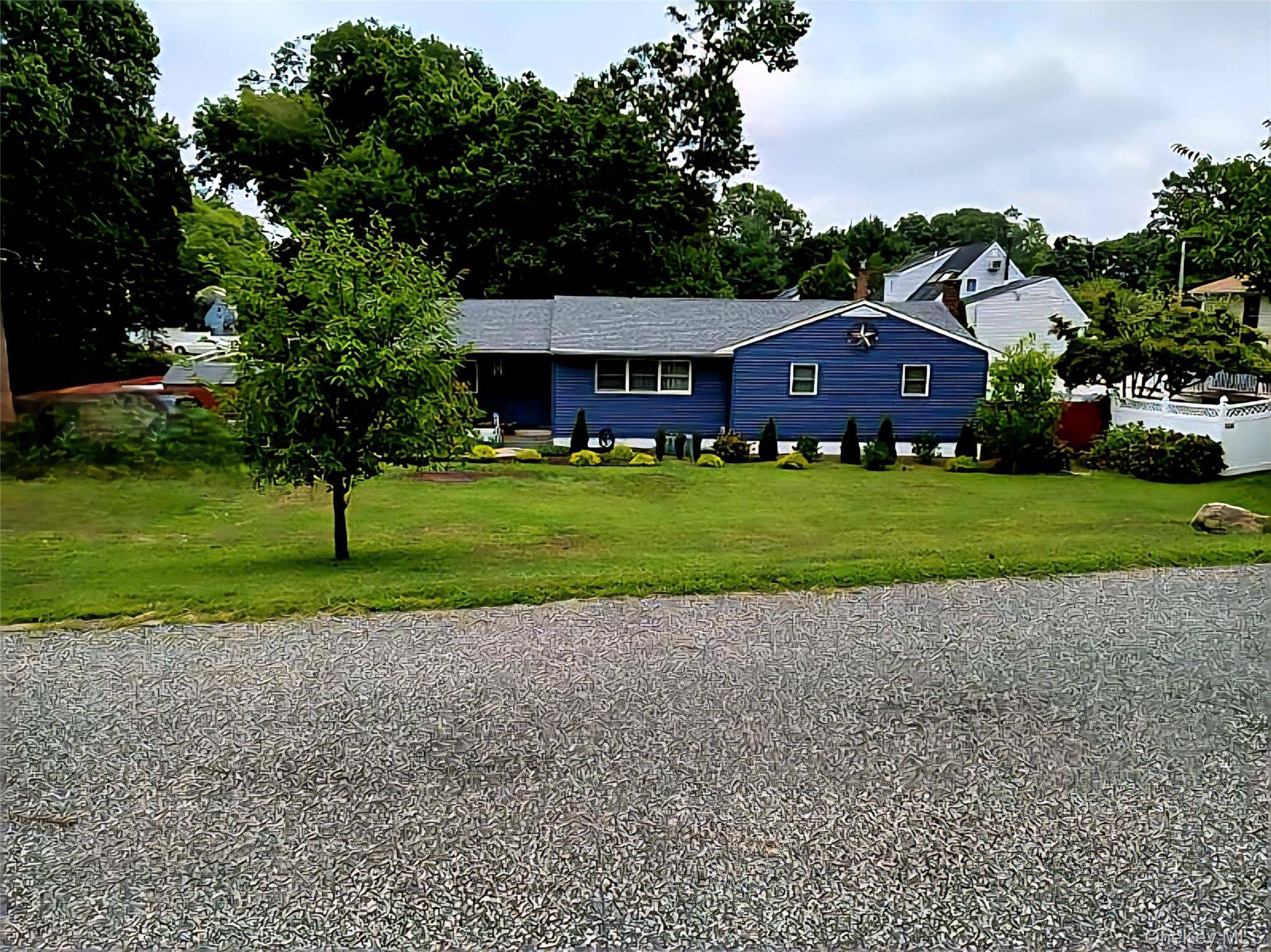 86 Hulse AVE, Wading River, NY 11792