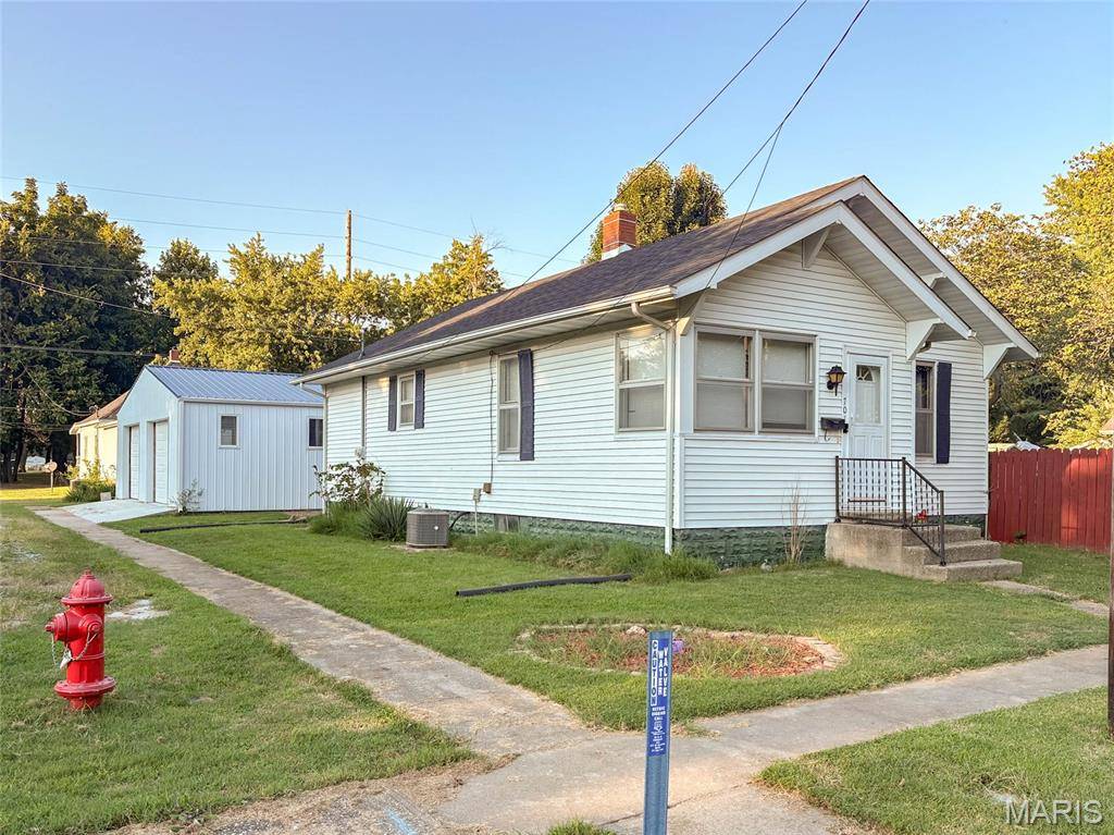 701 E Chestnut ST, Gillespie, IL 62033