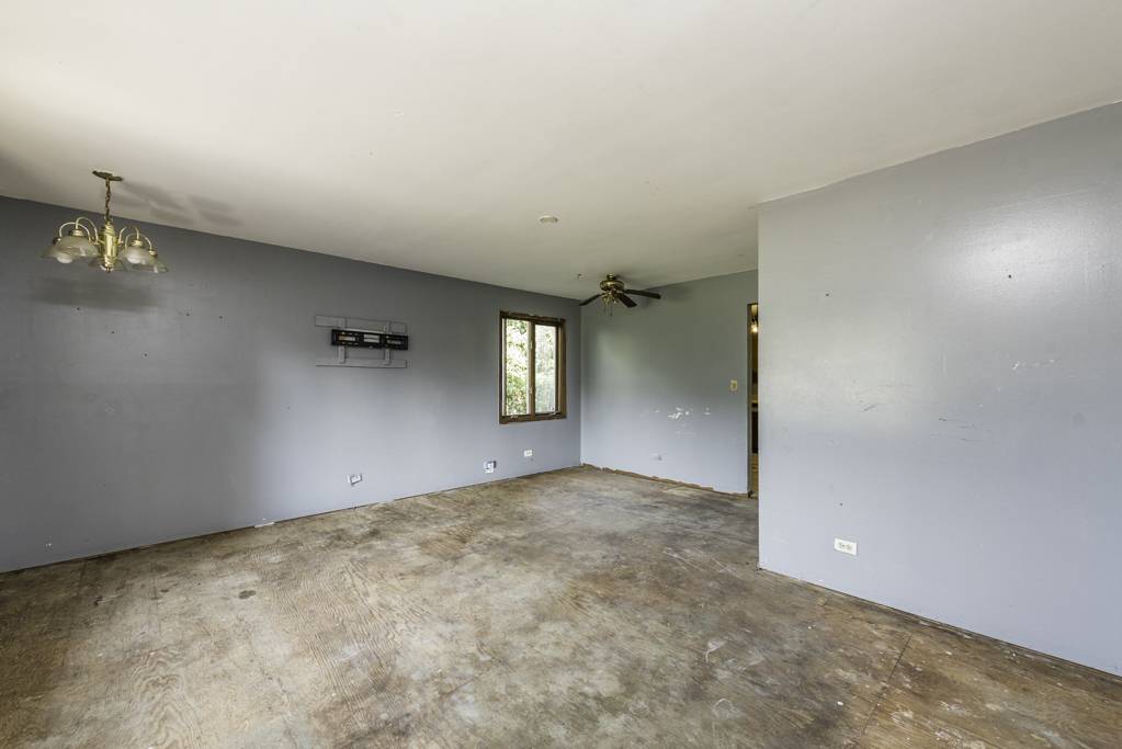 2337 N Sheridan RD, Waukegan, IL 60087