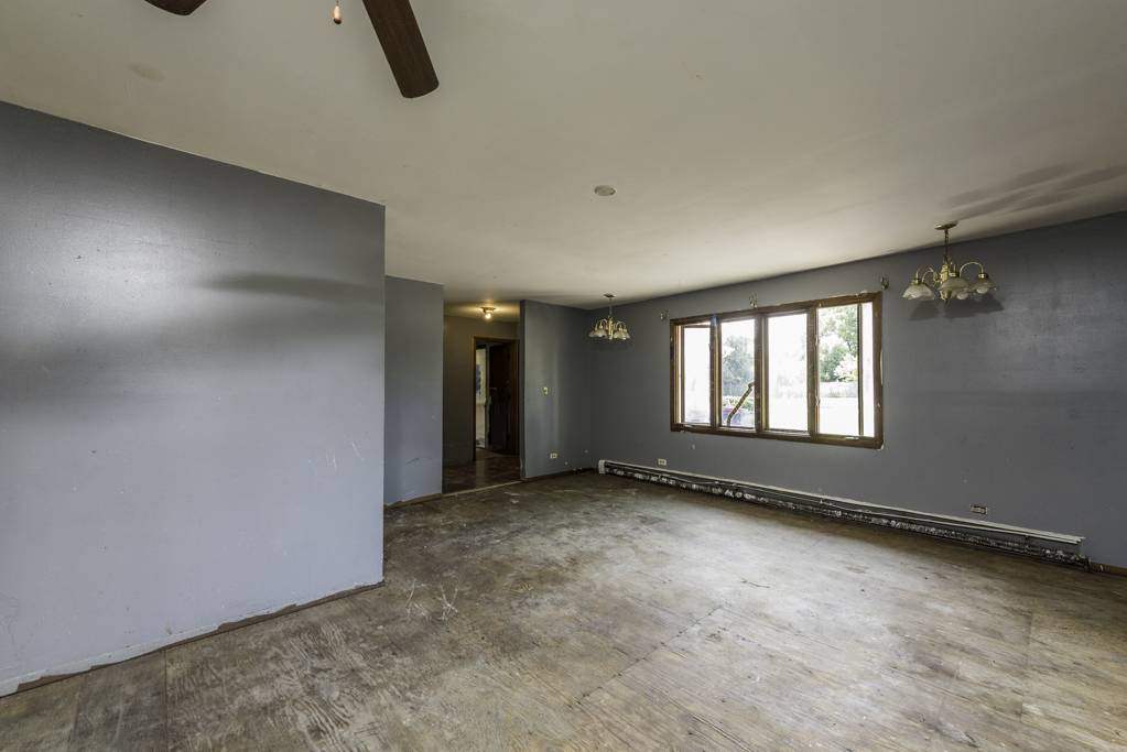 2337 N Sheridan RD, Waukegan, IL 60087