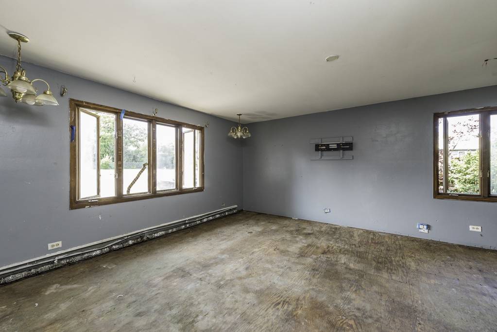 2337 N Sheridan RD, Waukegan, IL 60087