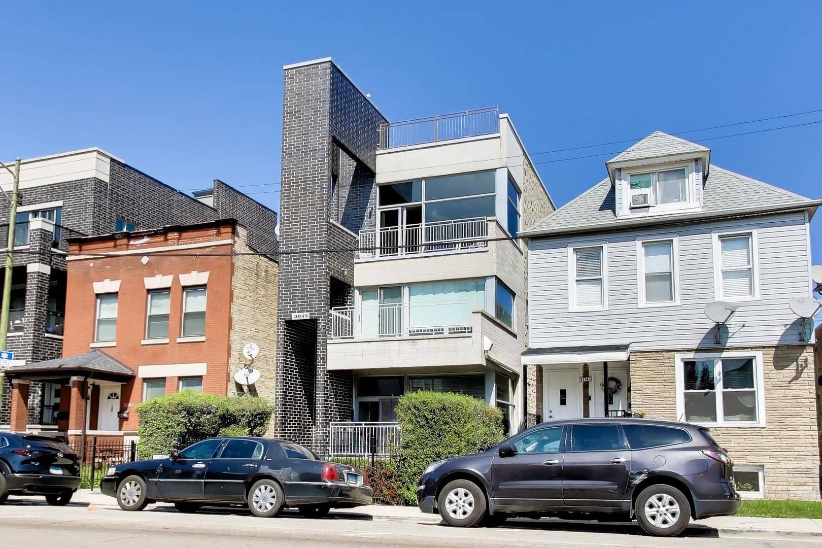 3045 N CLYBOURN AVE #2, Chicago, IL 60618