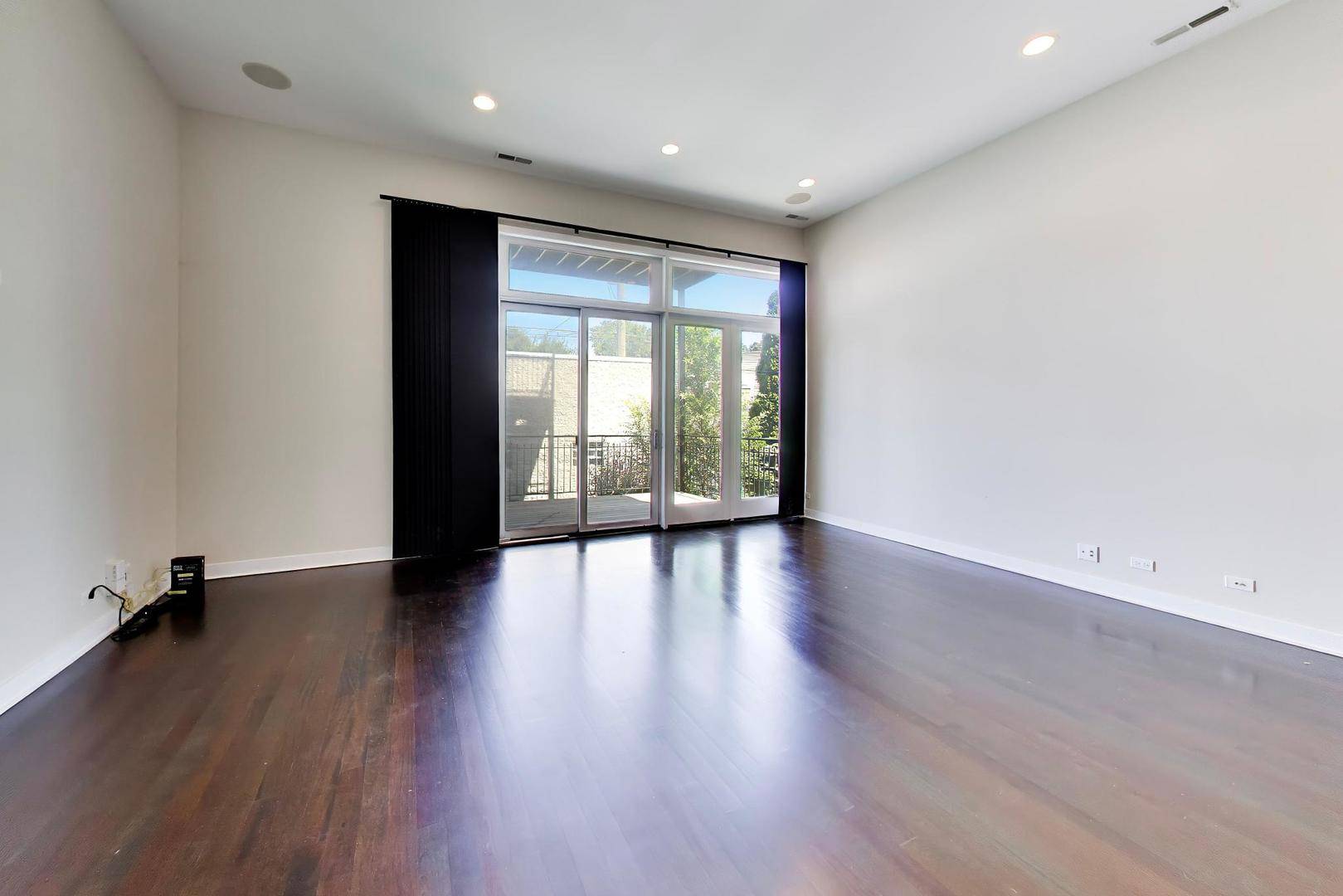 3045 N CLYBOURN AVE #2, Chicago, IL 60618