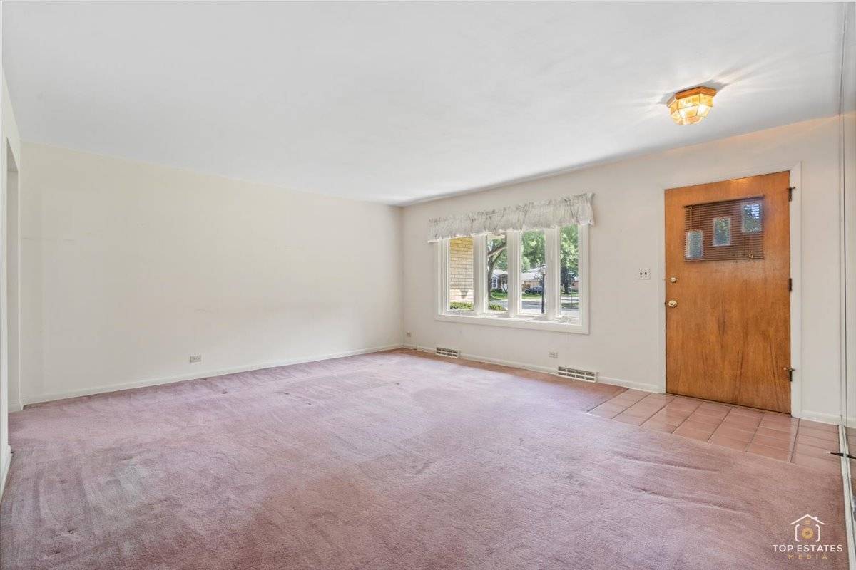 1420 N Hickory AVE, Arlington Heights, IL 60004
