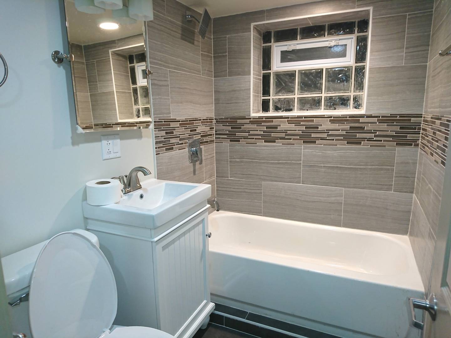 2306 N Mason AVE #G, Chicago, IL 60639