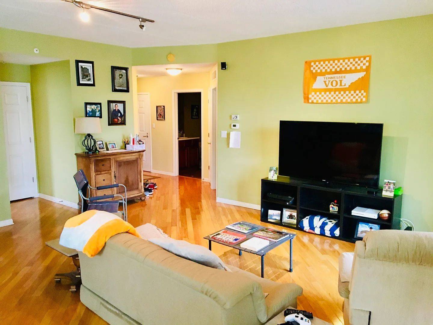 77 N Quentin RD #202, Palatine, IL 60067