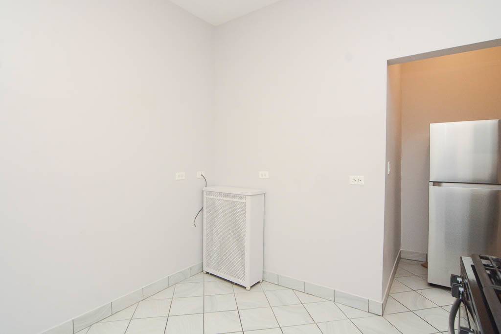 2202 W Belmont AVE #1R, Chicago, IL 60618