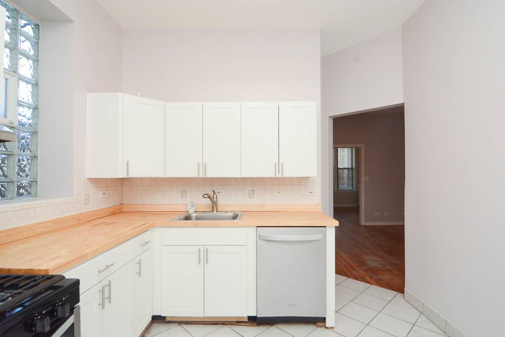 2202 W Belmont AVE #1R, Chicago, IL 60618
