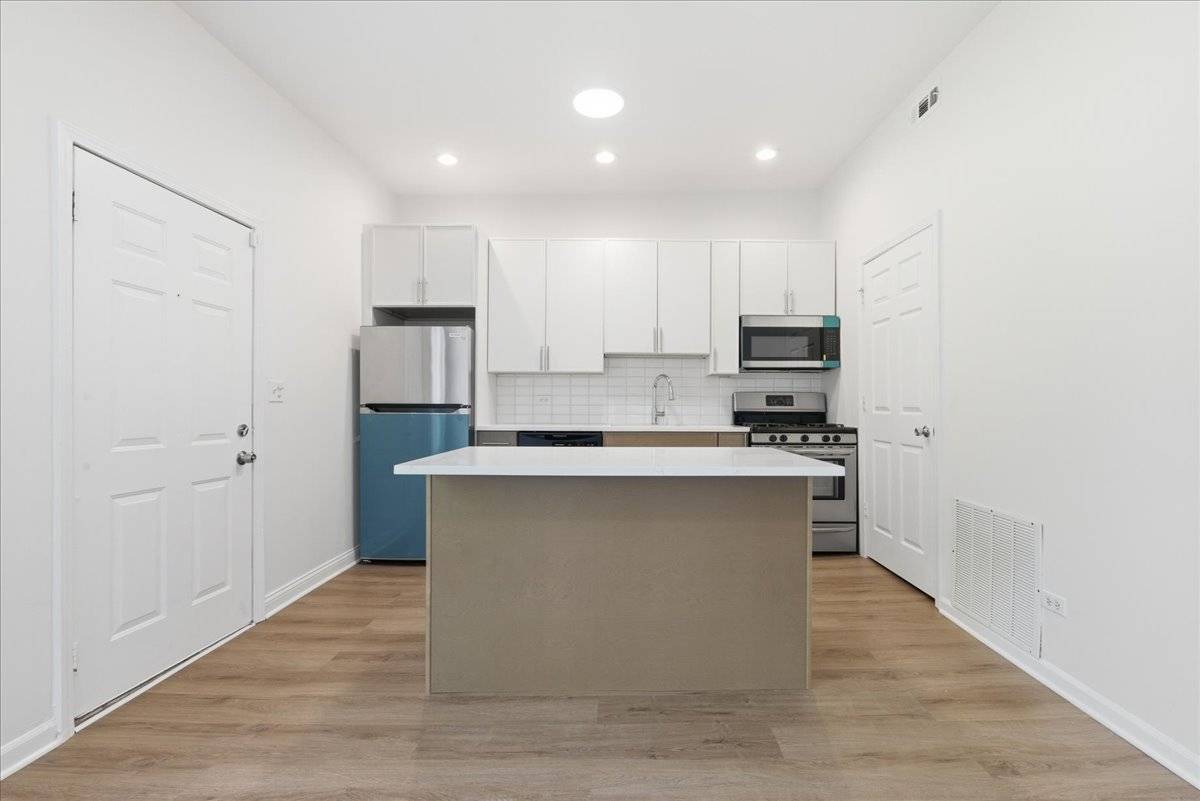 6506 S Saint Lawrence AVE, Chicago, IL 60637