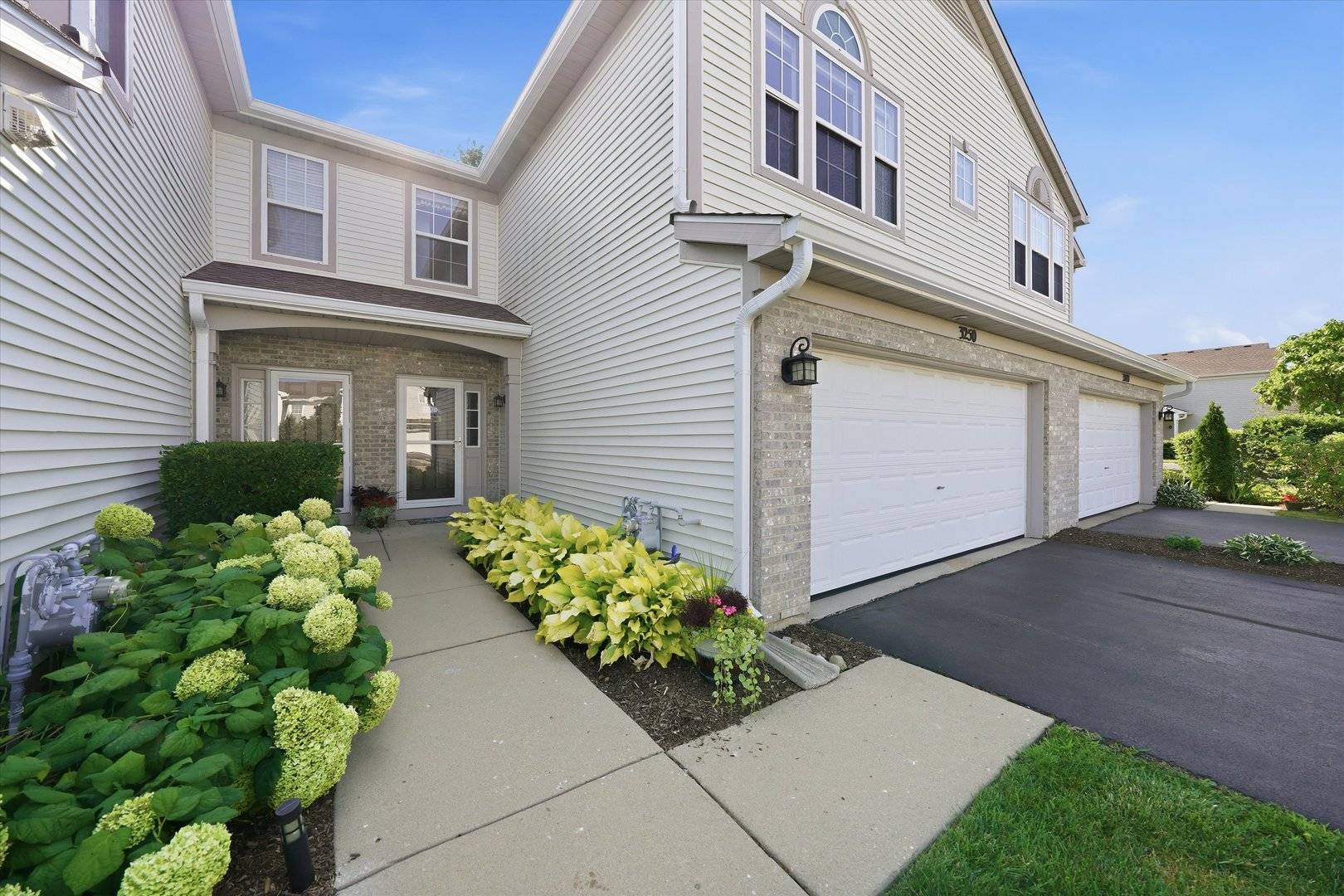 3250 Ronan DR #0, Lake In The Hills, IL 60156