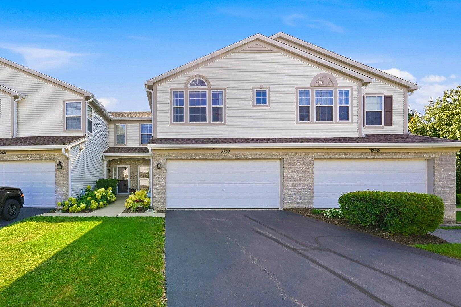 3250 Ronan DR #0, Lake In The Hills, IL 60156