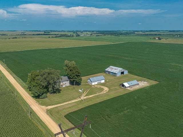927 N Valentine RD, Polo, IL 61064
