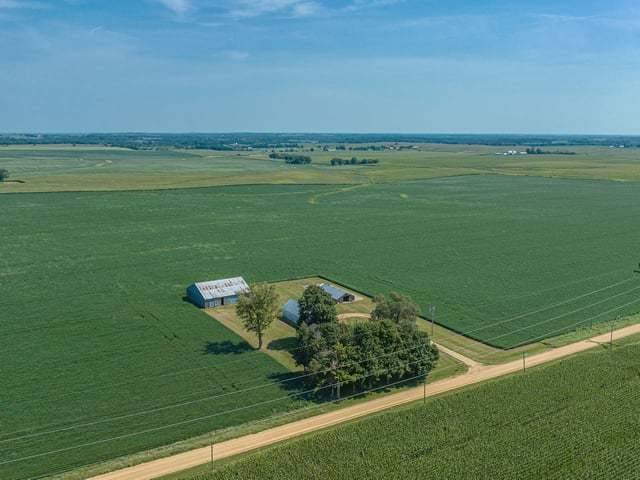 927 N Valentine RD, Polo, IL 61064