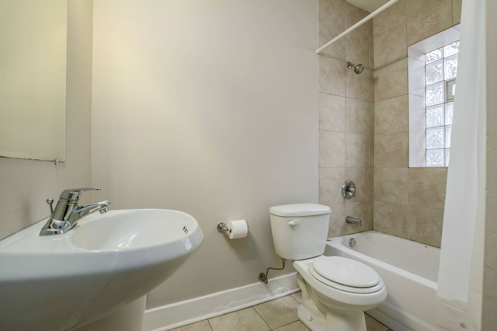 4706 N Beacon ST #308, Chicago, IL 60640