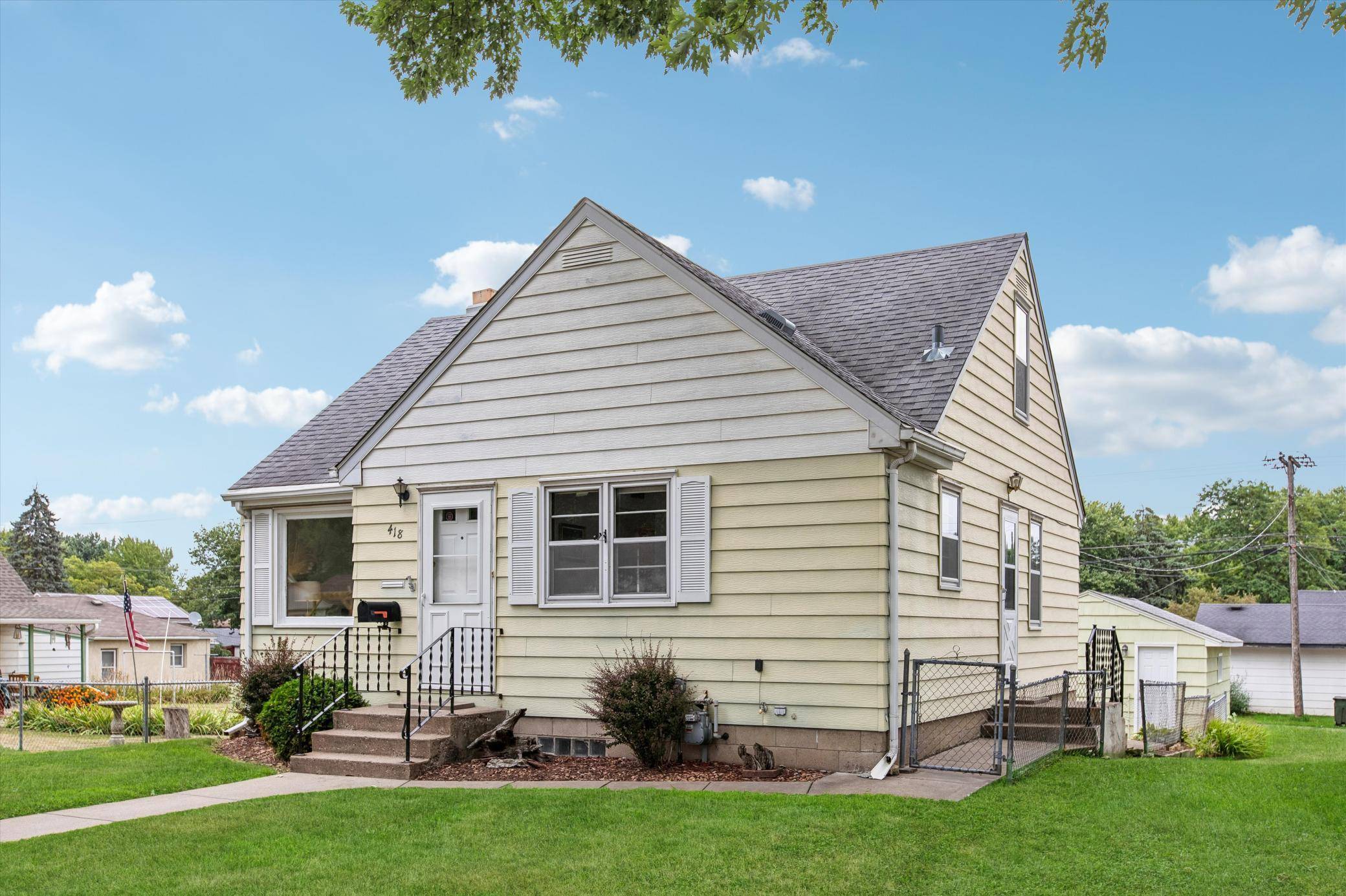 418 17th AVE N, South Saint Paul, MN 55075