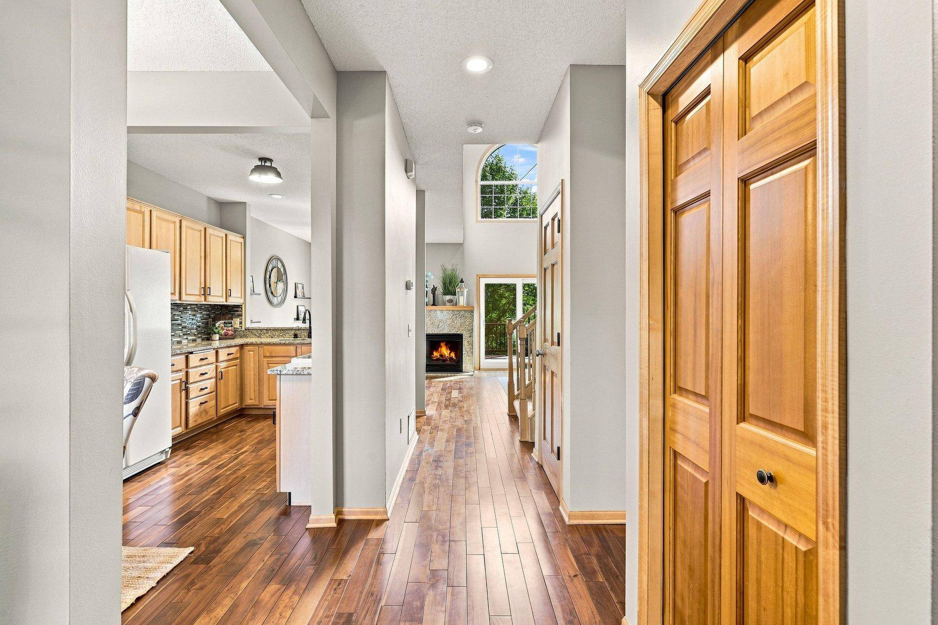 1971 Andrew CT, Chanhassen, MN 55317