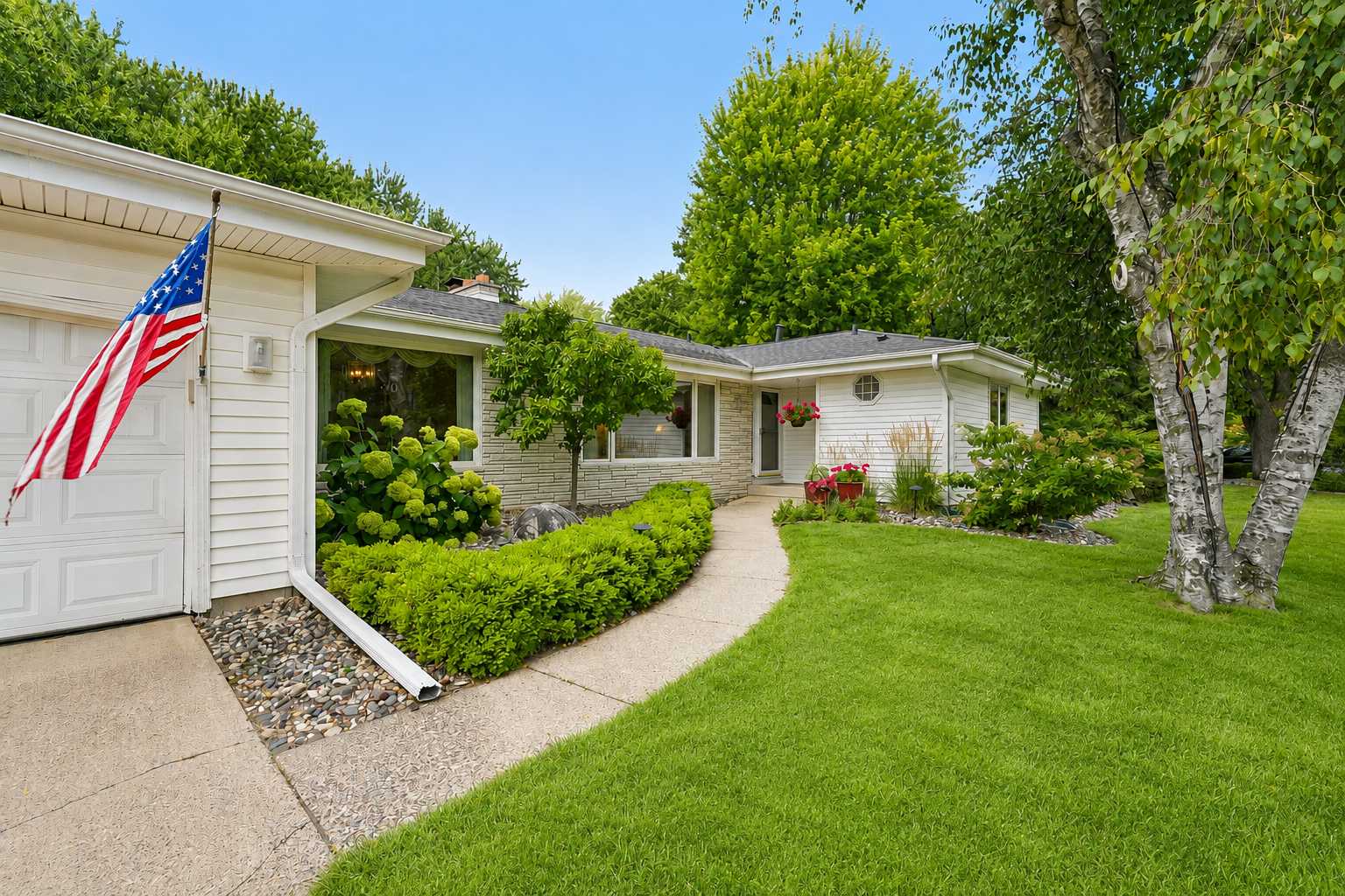 9632 Oxborough RD, Bloomington, MN 55437