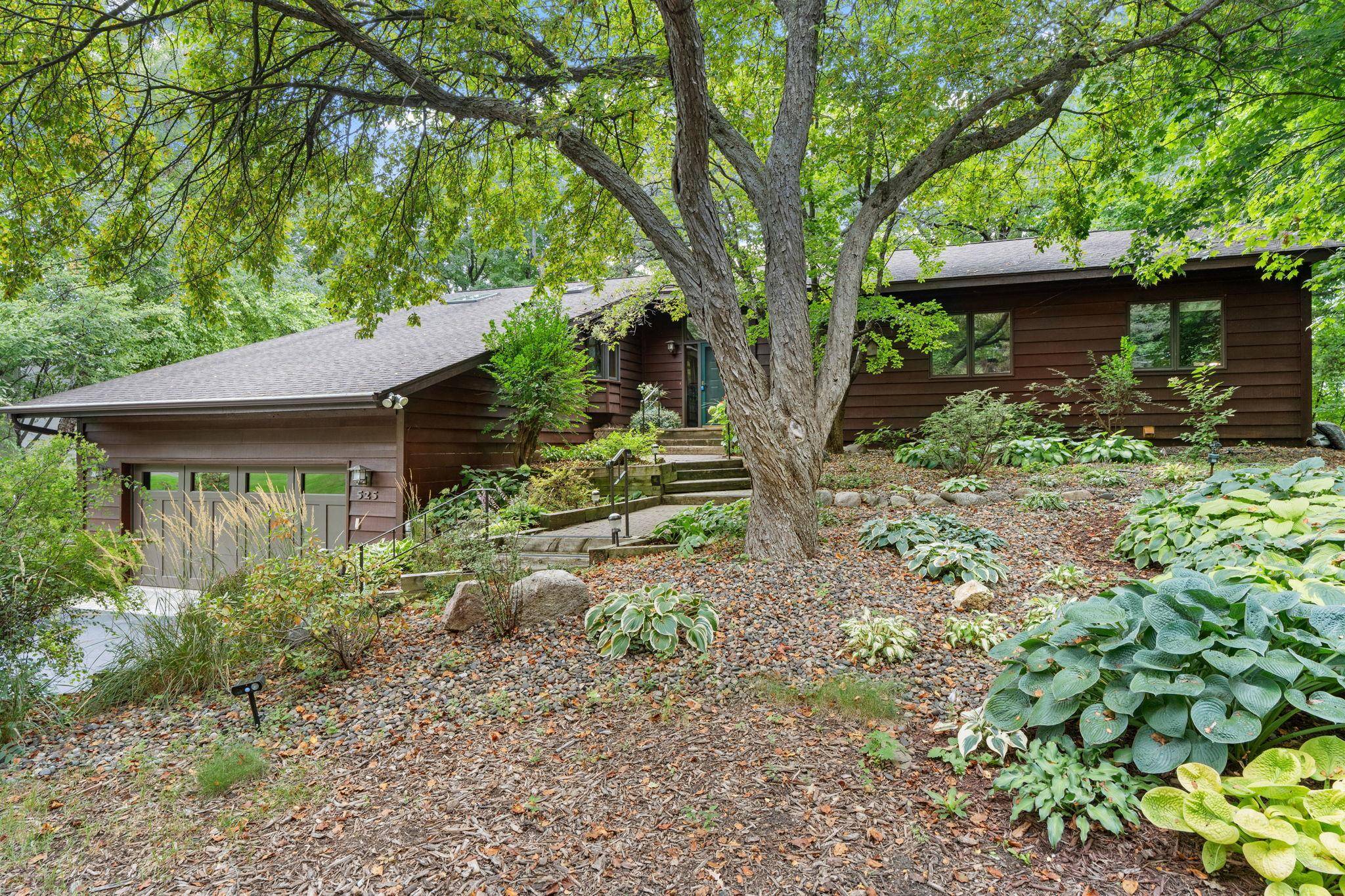525 Park LN, Orono, MN 55356