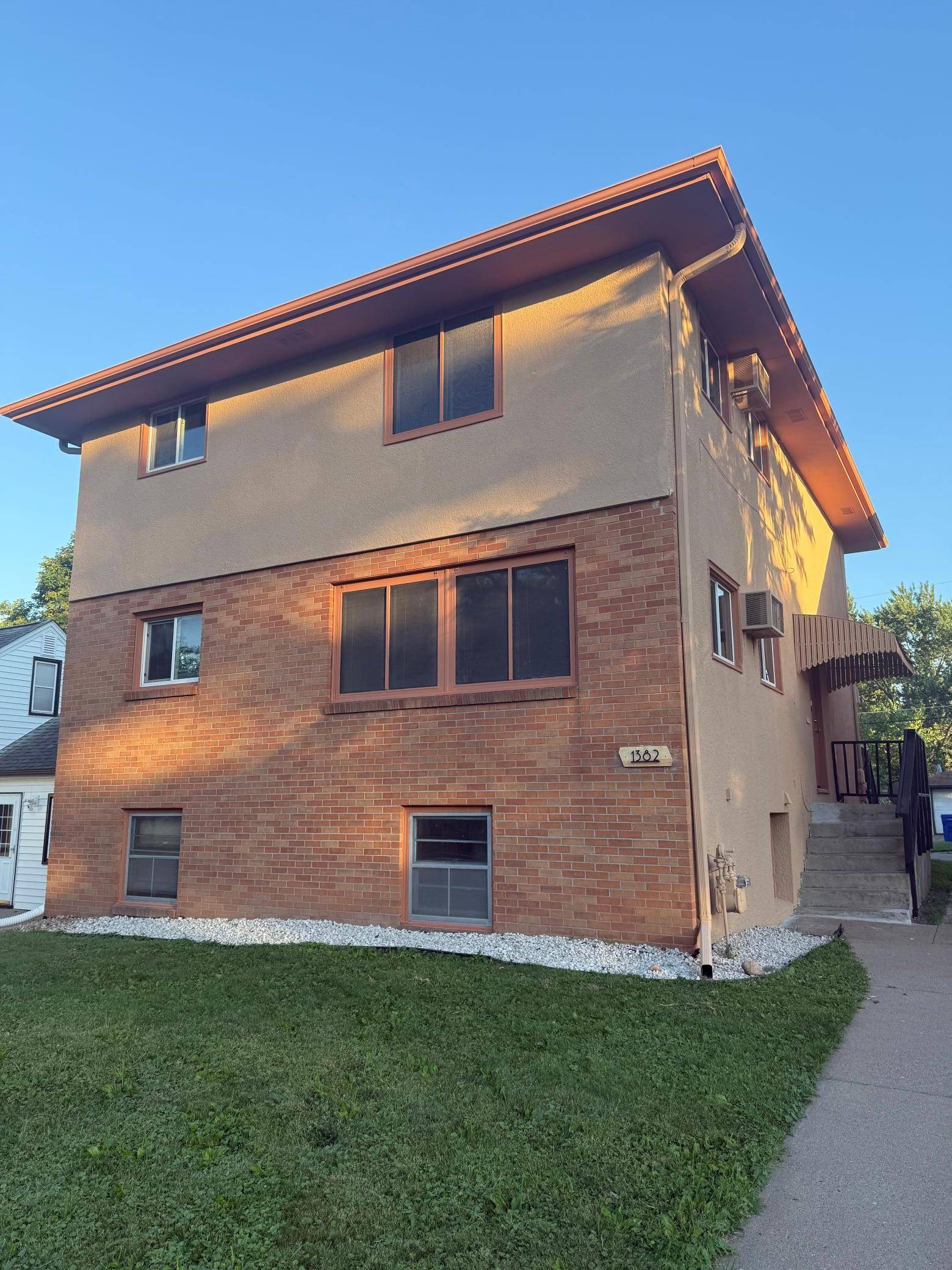 1382 Minnehaha AVE E, Saint Paul, MN 55106