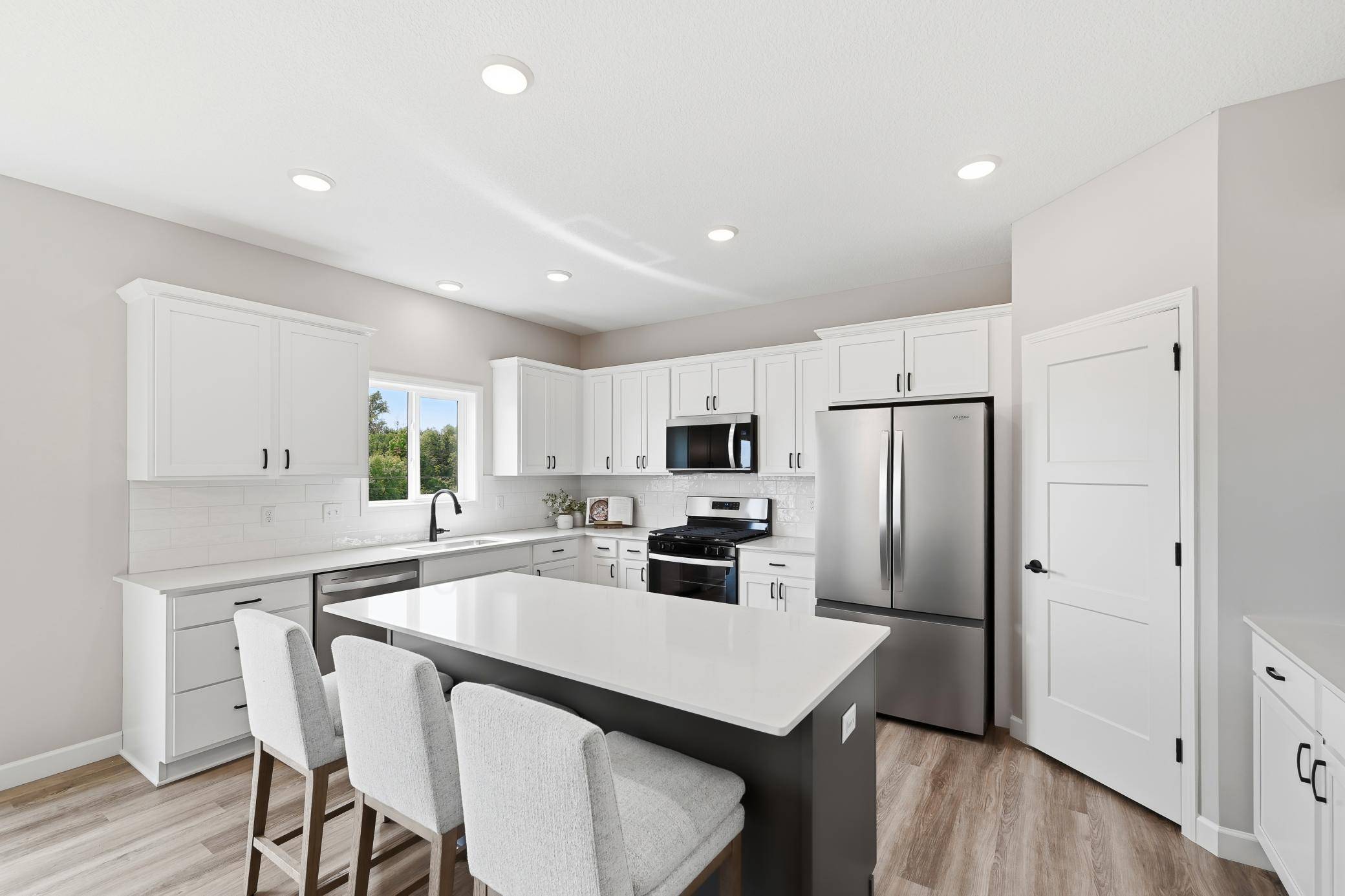 825 Walnut Grove LN, Hanover, MN 55341