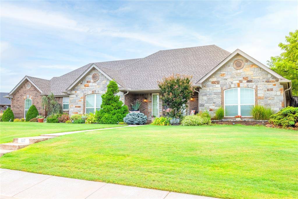 107 Clubhouse DR, Elk City, OK 73644