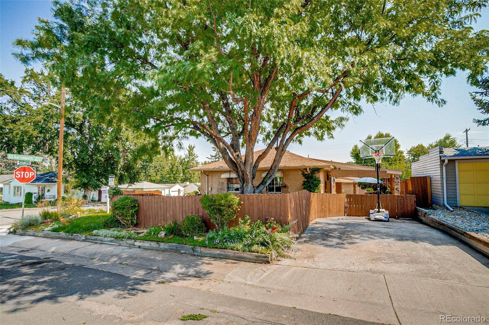 1010 E Dartmouth AVE, Englewood, CO 80113