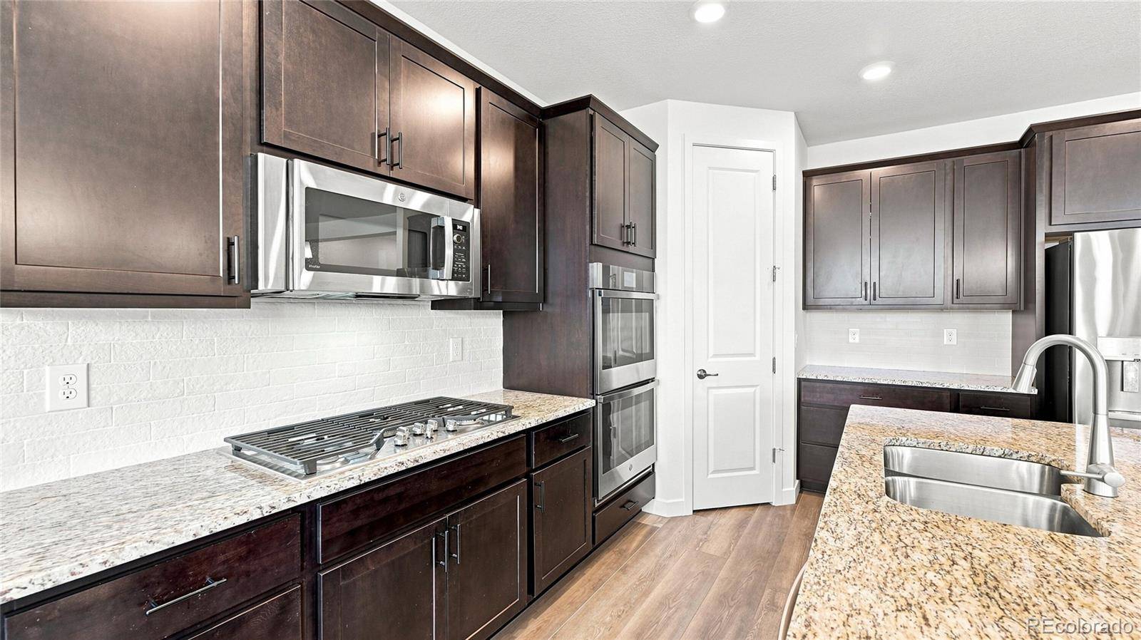 2573 Knobbie CIR, Castle Rock, CO 80109