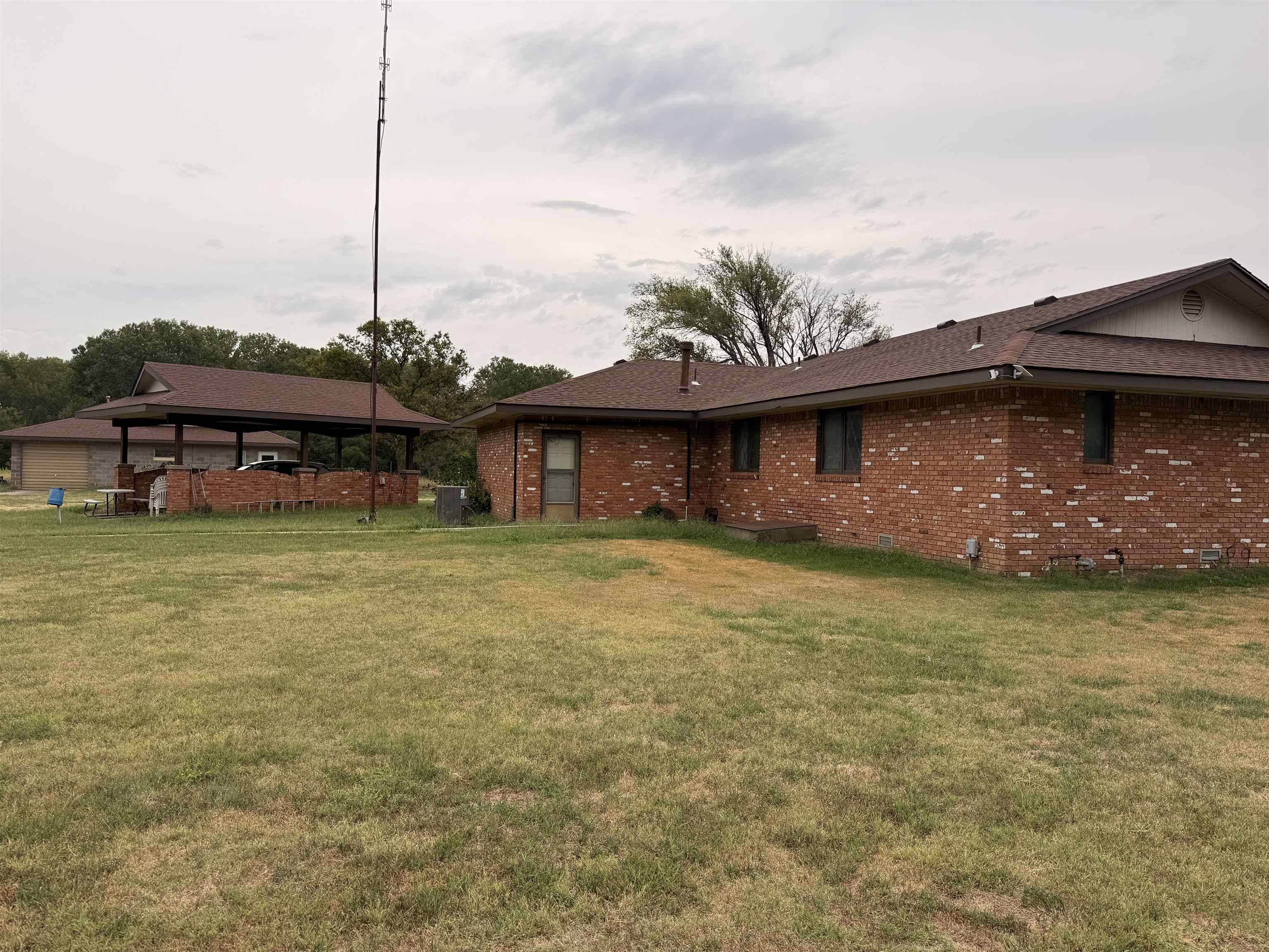 616 W US Hwy 160, Harper, KS 67058
