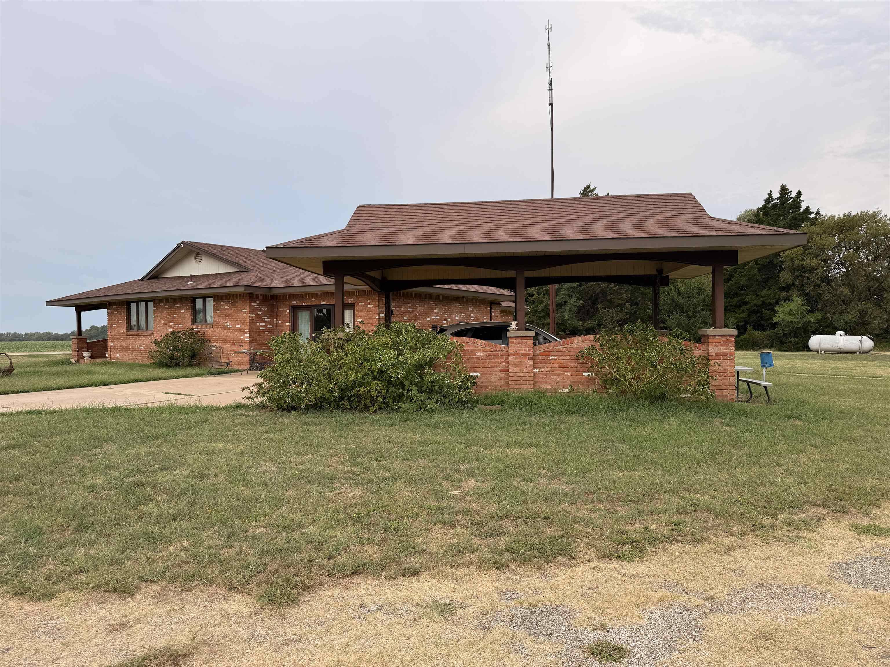 616 W US Hwy 160, Harper, KS 67058