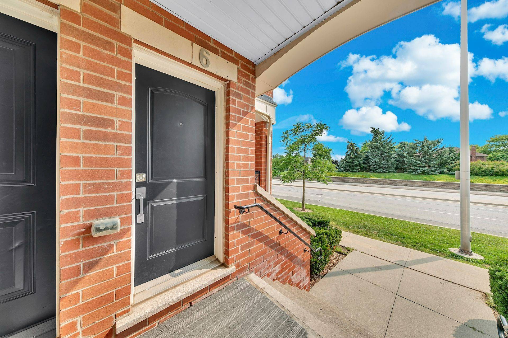 2557 Sixth Line W #6, Oakville, ON L6H 0H7
