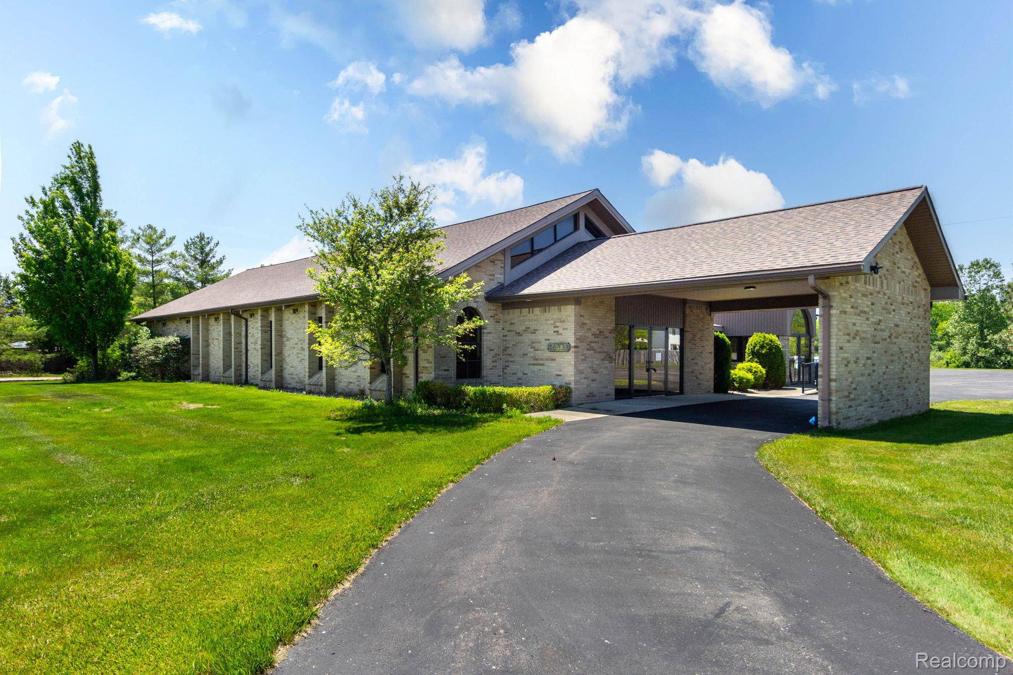 38505 Dequindre RD, Troy, MI 48083