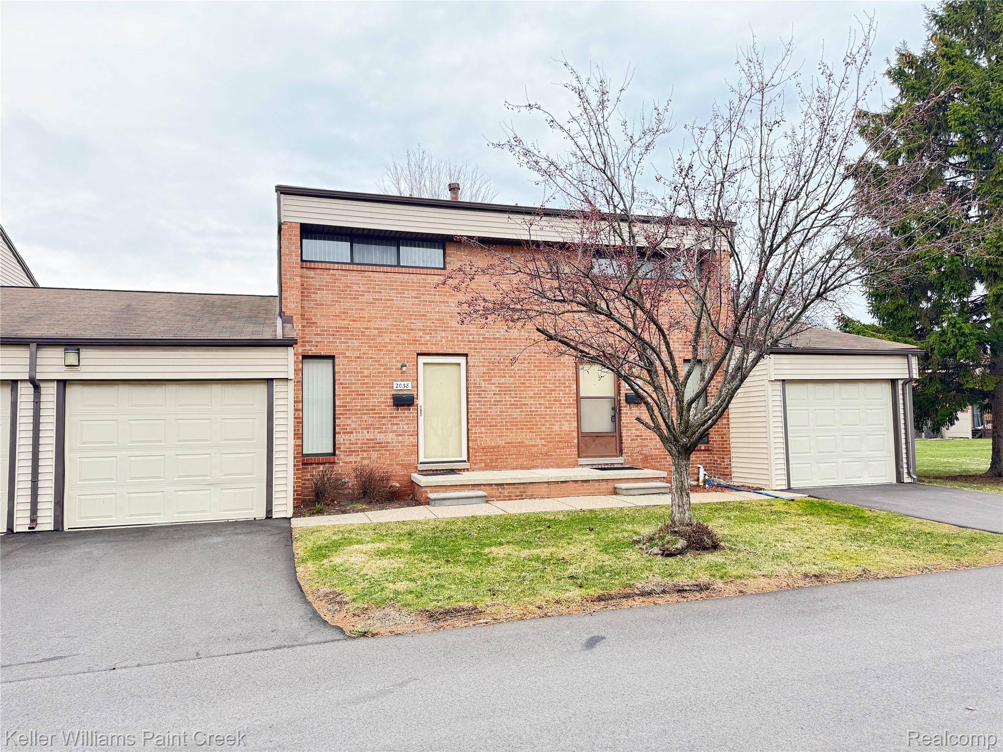 2038 Roman CT, Warren, MI 48092
