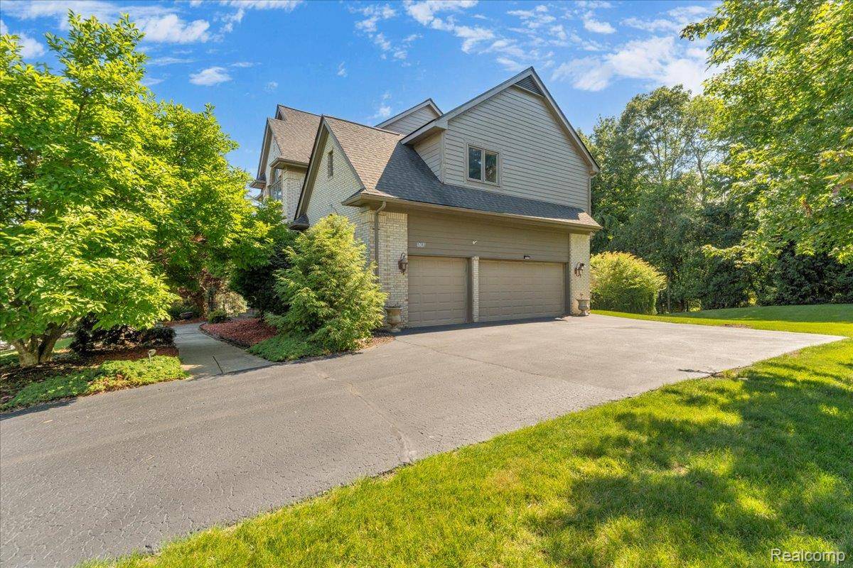 1781 Westridge DR, Rochester Hills, MI 48306
