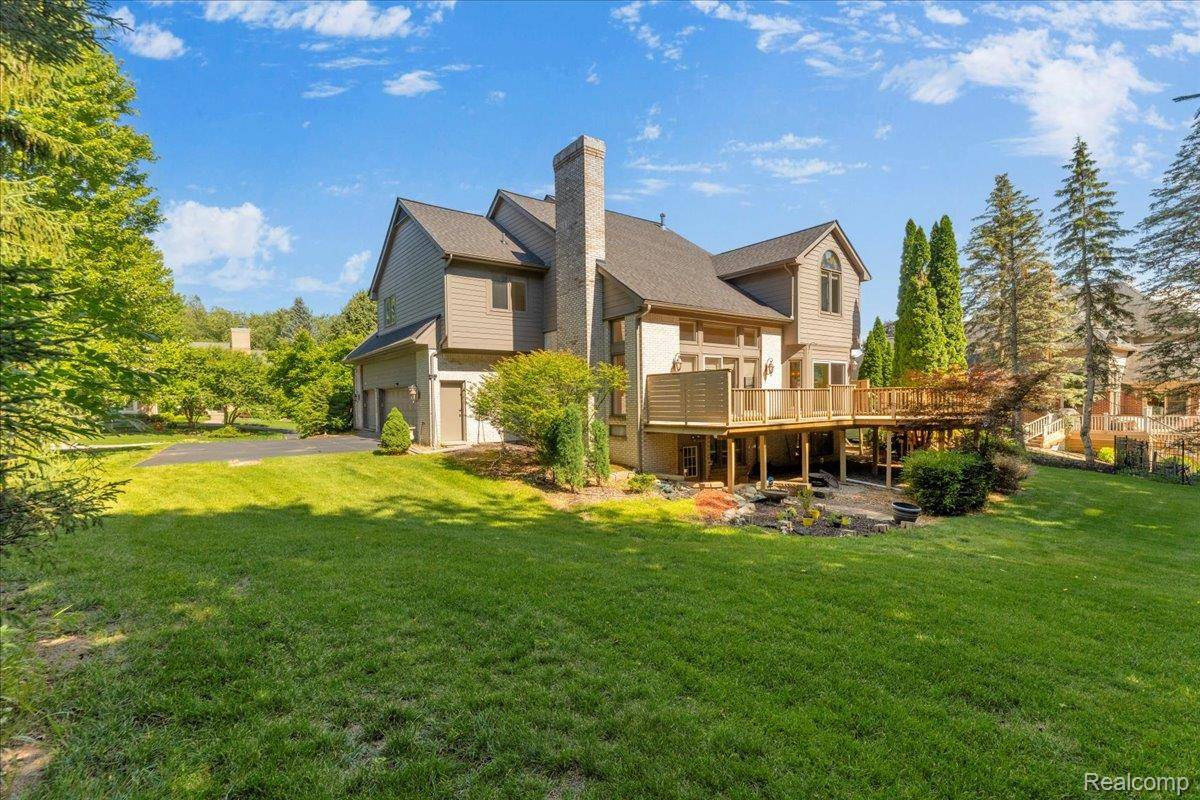 1781 Westridge DR, Rochester Hills, MI 48306
