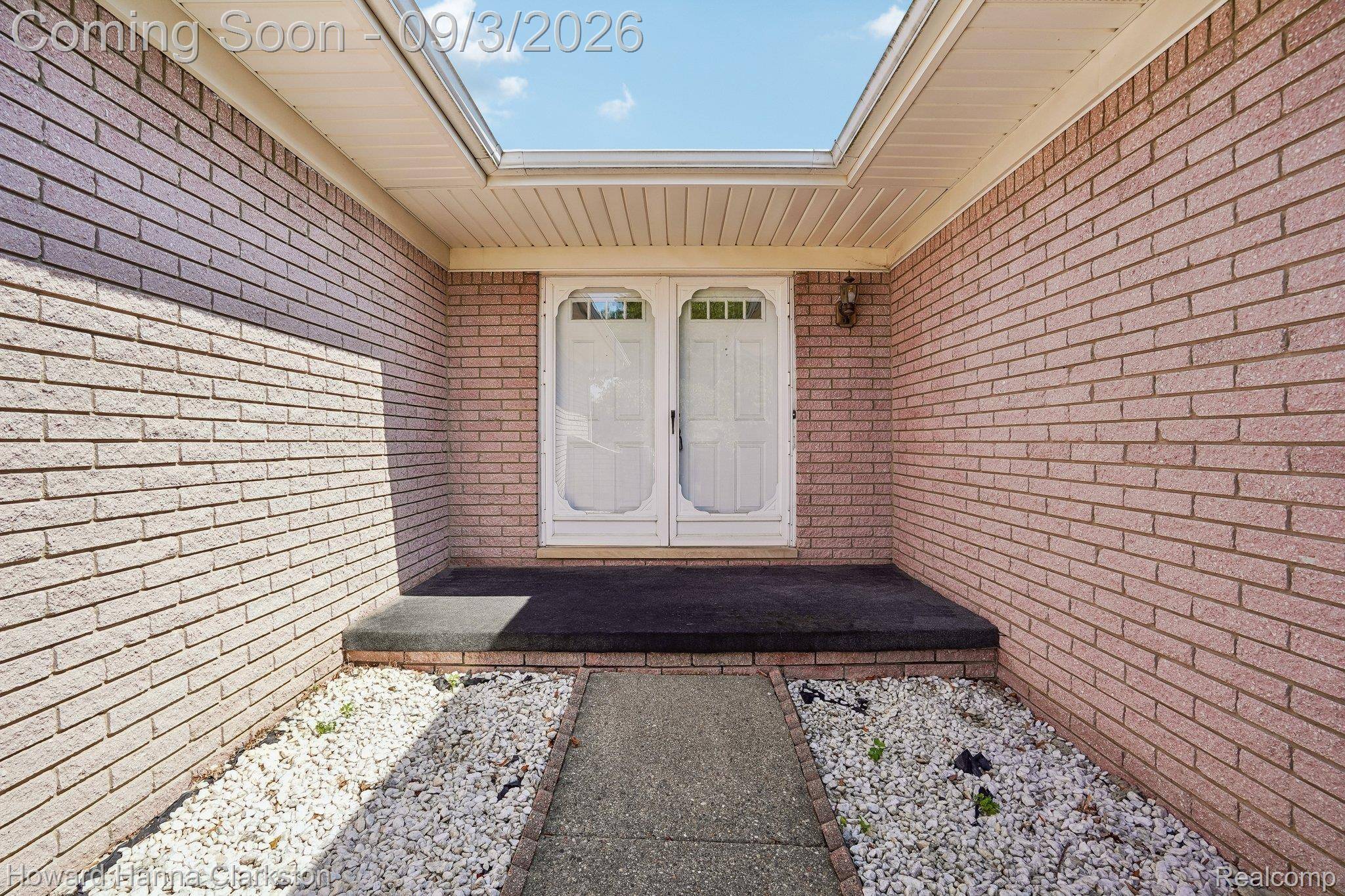 38920 Lowell CT, Sterling Heights, MI 48310