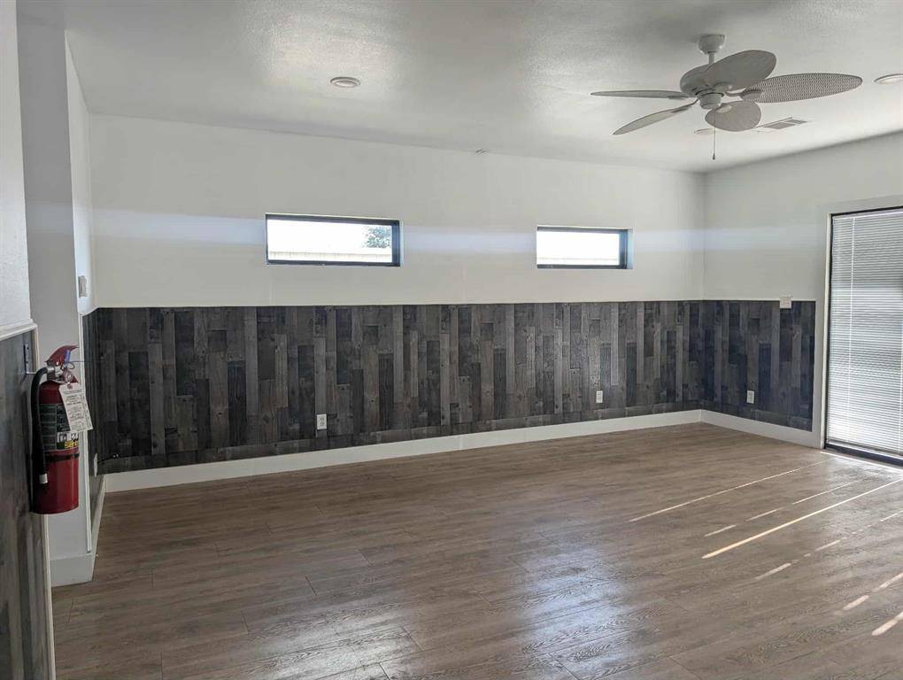 431 N State Highway 342 #C, Red Oak, TX 75154