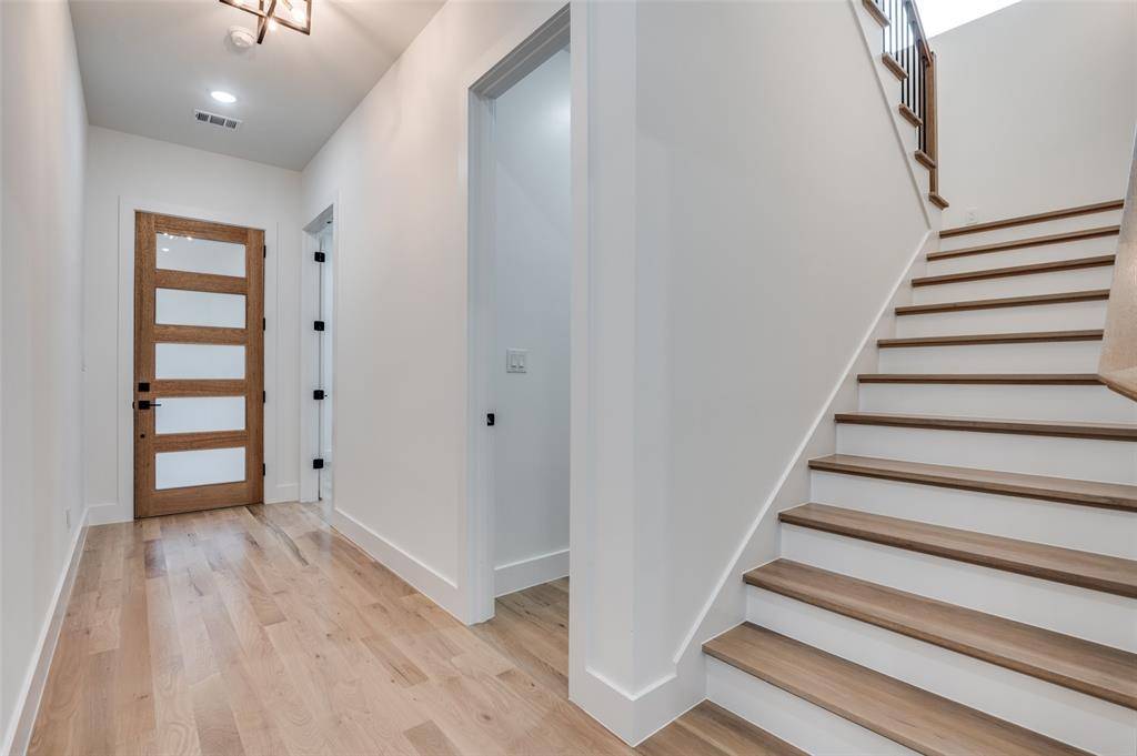 514 S Glasgow Drive, Dallas, TX 75223