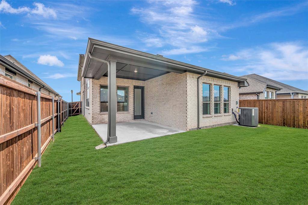2331 Clearwater Way, Royse City, TX 75189