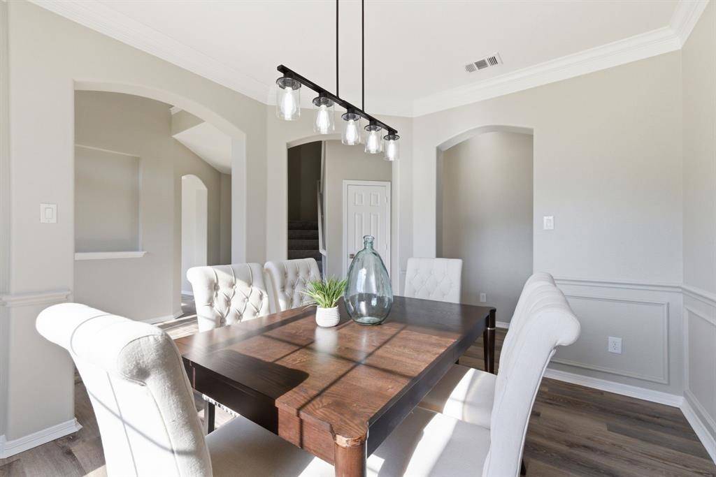 7000 Winthorp Drive, Arlington, TX 76001