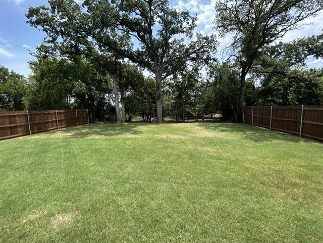 333 Lubbock Drive, Azle, TX 76020