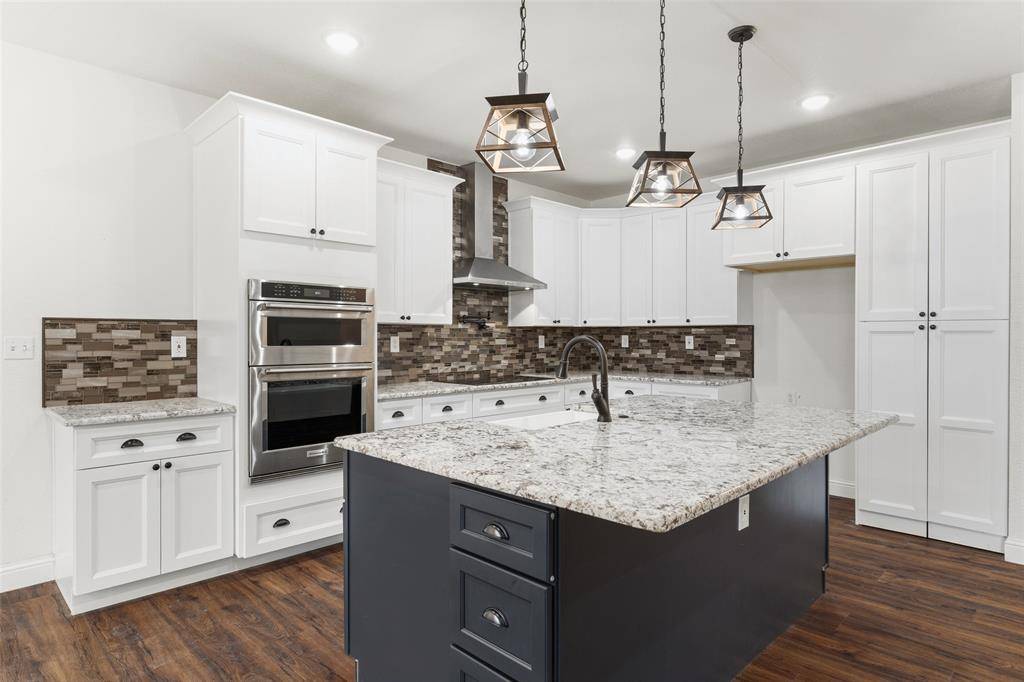 1754 Riverview Drive, Cleburne, TX 76033