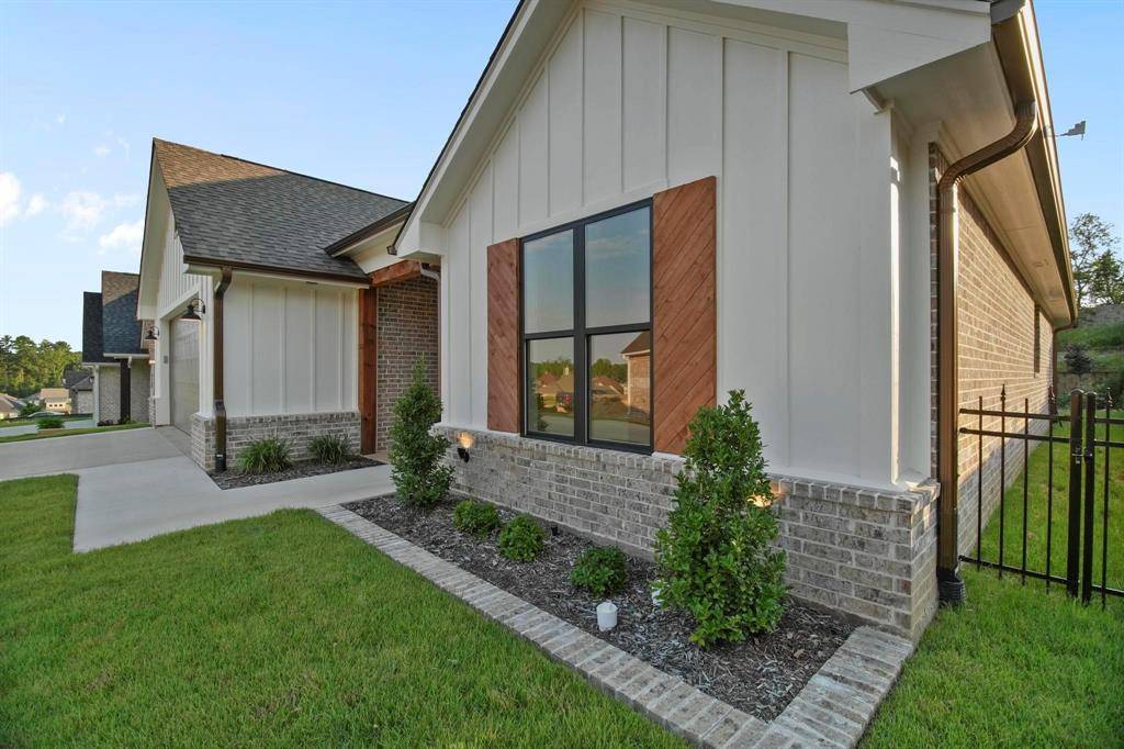 9244 Villas Court, Tyler, TX 75703
