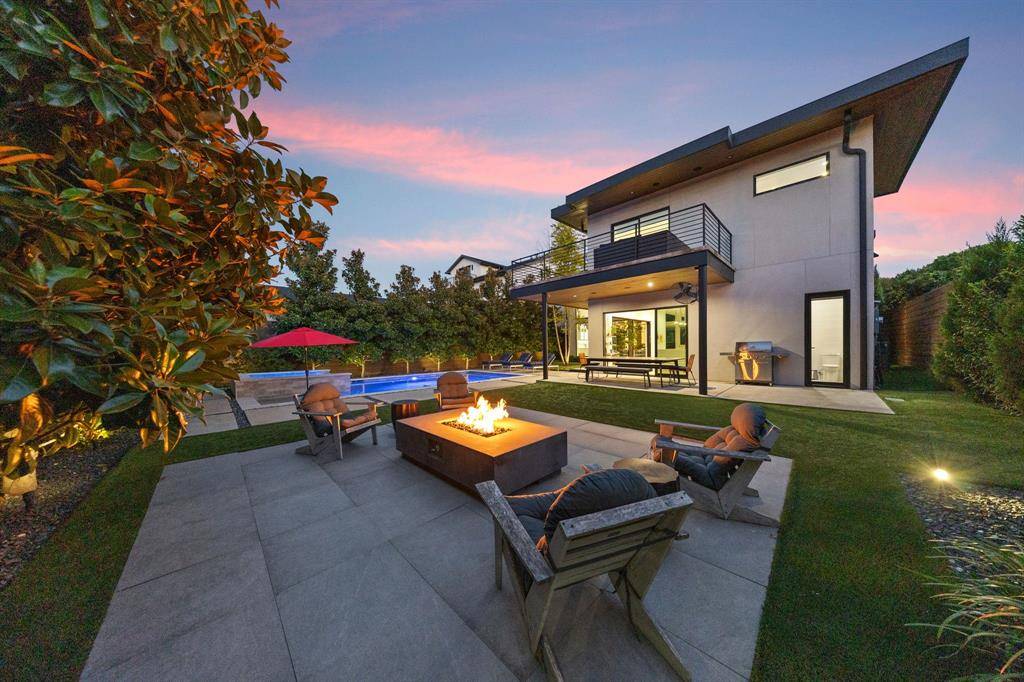 423 W Colorado Boulevard, Dallas, TX 75208